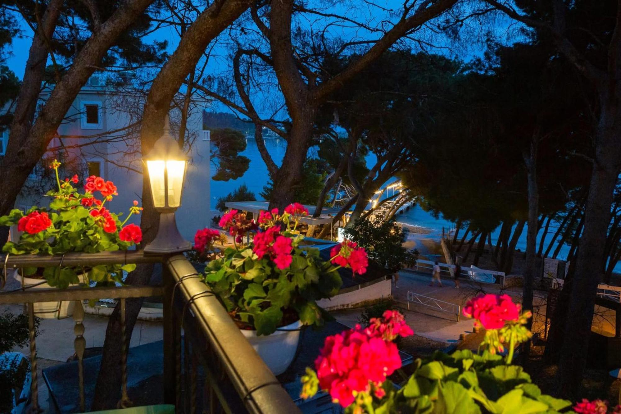 Beachfront Apartment Romilda Makarska Exterior foto